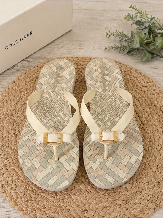 Cole Haan Shoes - Cole Haan Womens 8B Geometric Buckle Flip Flop Sandals Cream D28449
